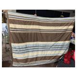 REVERSIBLE BLUE AND BROWN 80X60 COMFORTER IN