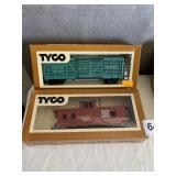 TYCO CATTLE CAR AND CABOOSE ROLLING STOCK CARS