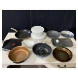 CASSEROLE DISHES W/ LIDS