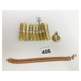 GOLD TONE STRETCH BRACELET LETTER S PENDANT AND