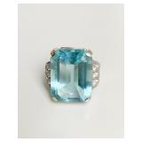 BLUE TOPAZ RING SIZE 8 STERLING SILVER