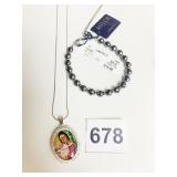 SILVER TONE NECKLACE WITH DOUBLE SIDED RELIGIOUS