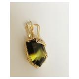 GREEN CUT STONE IN GOLD FILLED SETTING NECKLACE