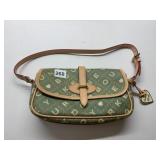 DOONEY BOURKE PURSE LOOKS NEW