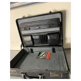 SAMSONITE LEATHER BRIEFCASE NEVER USED