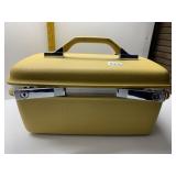 GOLD TRAIN CASE W/ KEY