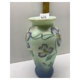FENTON BEAUTIFUL FLOWER DESIGN 10" VASE