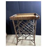 BAMBOO BASE W/ WINE BOTTLE HOLDER BASE LIFT OFF