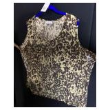 JOAN RIVERS 2X SLEEVELESS ANIMAL PRINT TOP NEW