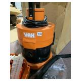 VAX WET DRY VAC LOOKS CLEAN