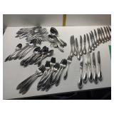 WILLIAM ROGERS DELUXE STAINLESS FLATWARE SERVICE