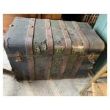 ANTIQUE ROUNDED CORNER TRUNK 34X24X34