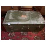 FLAT TOP TRUNK AND LIFT OUT TRAY