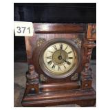 WOOD CASE ANTIQUE MANTLE CLOCK NO MAKER MARK