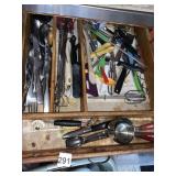 CAKE BOSS MEASURING CUPS