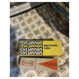 SYLVANIA & RAYTHEON BULBS IN BOX