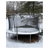 TRAMPOLINE W/ NET HAVE 10 DAYS TO REMOVE