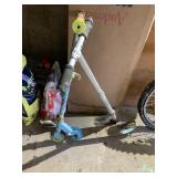 2 RAZOR SCOOTERS