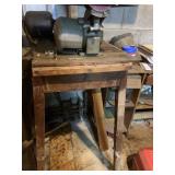 WORKTABLE WITH SAW