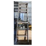 WOOD FOLDING LADDER