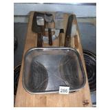 KITCHEN KNIVES & CLEVER NO DISTINGUISHING MARKS