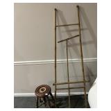 BAMBOO EASEL MISSING 1 SCREW ON SIDE