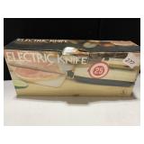 ELECTRIC CARVING KNIFE IN BOX