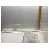Z WALL LUCITE CLICK IN SHELVES 24" L