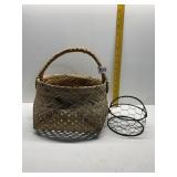 WOVEN STRAY BASKET WITH HANDLE AND SMALL CHICKEN