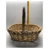 OVAL BASKET W/ HANDLE