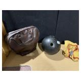 BOWLING BALL WITH CASE AND POLISHING CLOTH