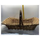 LARGE BASKET W/ HANDLE 31" X 16"