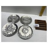 WENDELL AUGUST 4 PLATES W/ HOLDER 4.5"