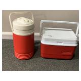 RED RUBBERMAID COLLER AND BEVERAGE HOLDER