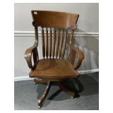 OAK 5 WHEEL ROLLING OFFICE CHAIR ANTIQUE LIKE NEW