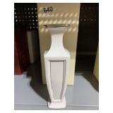 SOLITAIRE WHITE BUD VASE NIB