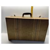 VINTAGE SUITCASE