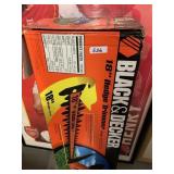 BLACK AND DECKER 18" HEDGE TRIMMER