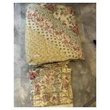 FULL SIZE BEDSPREAD AND PILLOW SHAM