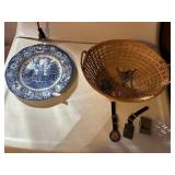 KEY CHAINS, BASKET, LIBERTY BLUE PLATE, REX