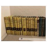 18 VOLUMES OF NANCY DREW MYSTERIES