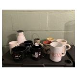 CHOPPER, MUGS INCLUDING THE CHEW