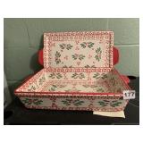 TEMPTATIONS BAKING PAN COVERED