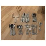 INTERNATIONAL FLATWARE SET, MEAT LIFTER