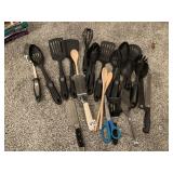 ALL CLAD KNIFE AND KITCHEN UTENSILS