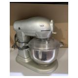 WOLFGANG PUCK MIXER W/ BOWL NO BEATERS