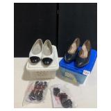VELVET WRAP CLIPS, 2 PAIRS 7.5 SHOES AND PLASTIC