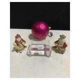 CHRISTMAS SANTAS, LUCITE STAND, CHRISTMAS BALL