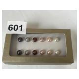 BOX WITH CULTURED PEARL EARRINGS