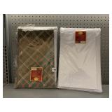 GIFT BOX SET AND 3 LARGE PLASTIC ORNAMENTS